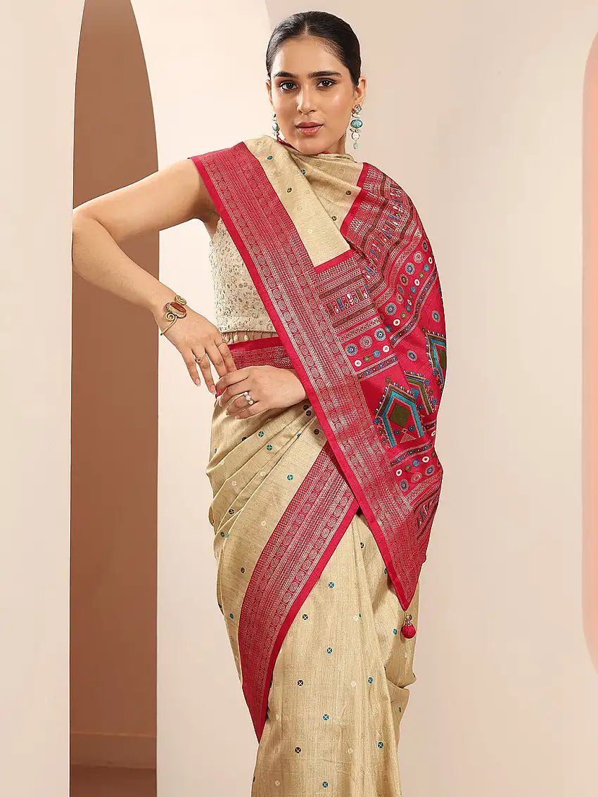 Beige Embellished Silk Blend Saree With Unstitched Blouse Piece