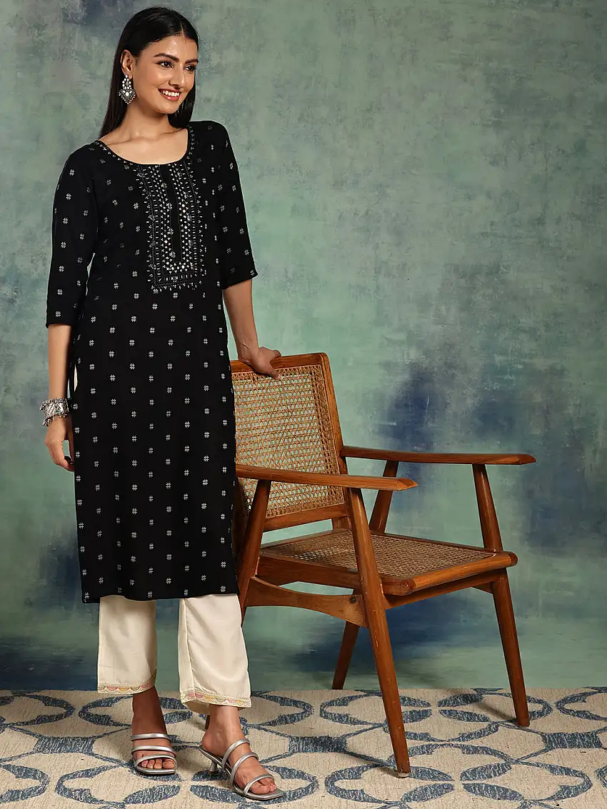Black Embroidered Cotton Straight Kurta