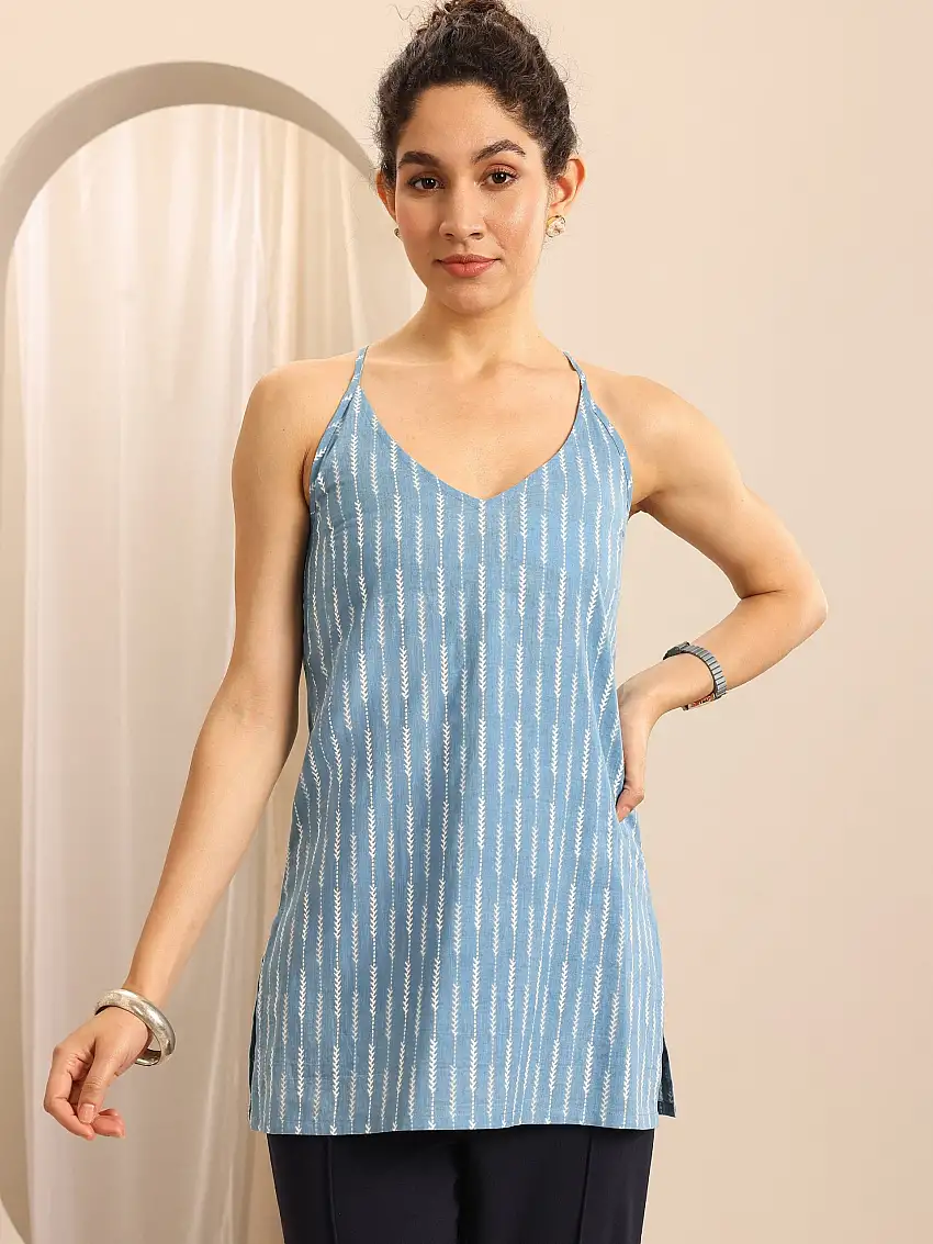 Blue Printed Cotton Blend Straight Short Kurti