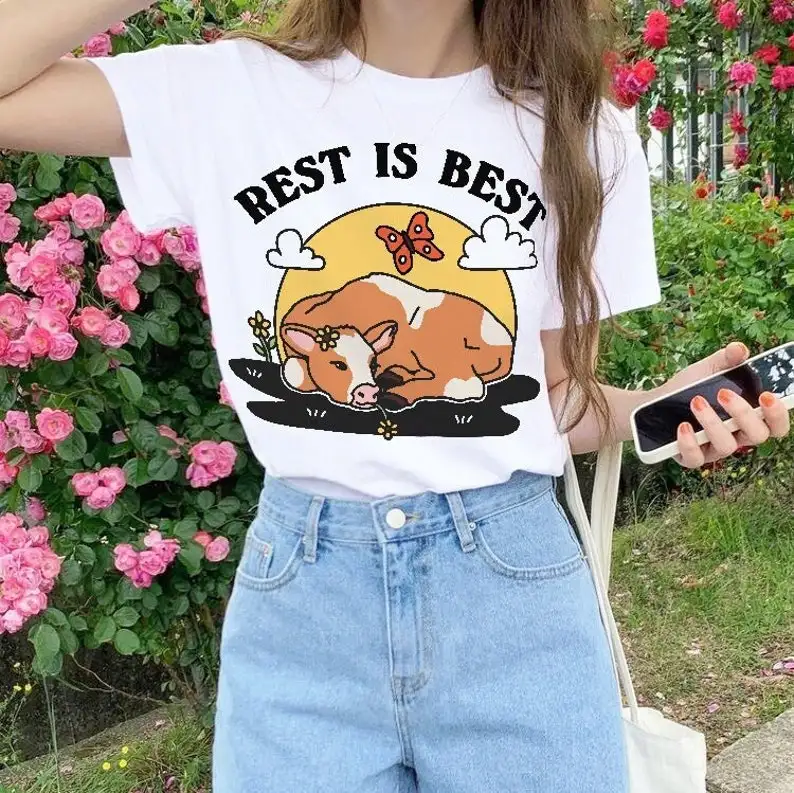 Rest is best' Cow T-shirt