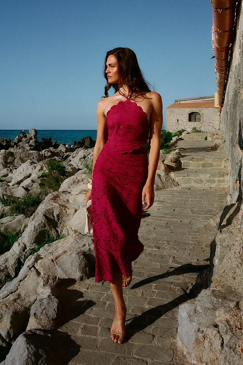 Kensley Broderie Halter Top - Dragonfruit